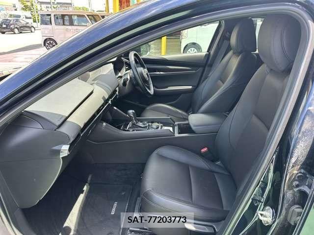 Mazda MAZDA3 2022-12 276451-2