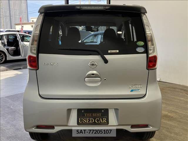Nissan DAYZ 2015-02 266445-4