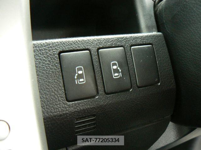 Toyota VOXY 2011-01 288989-13