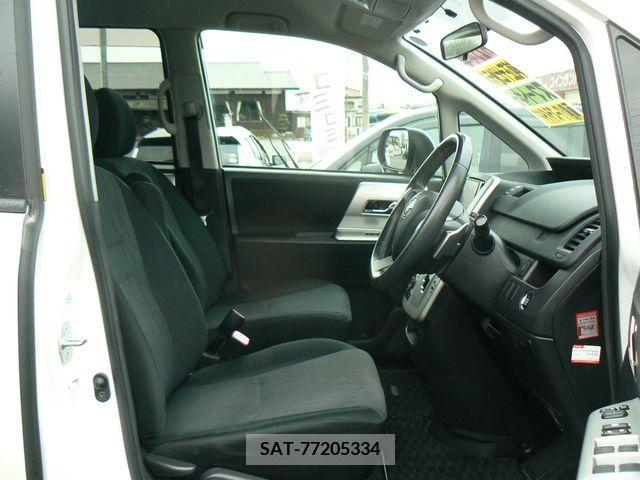 Toyota VOXY 2011-01 288989-5