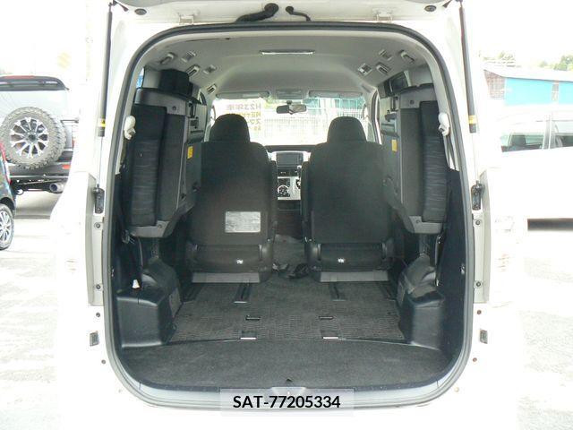 Toyota VOXY 2011-01 288989-3