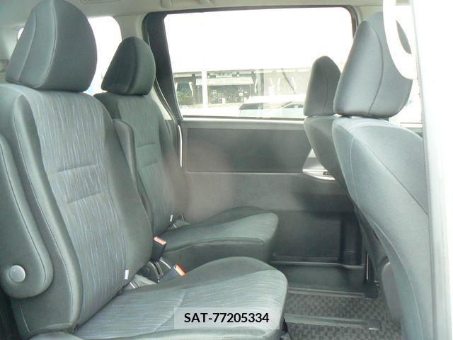 Toyota VOXY 2011-01 288989-6