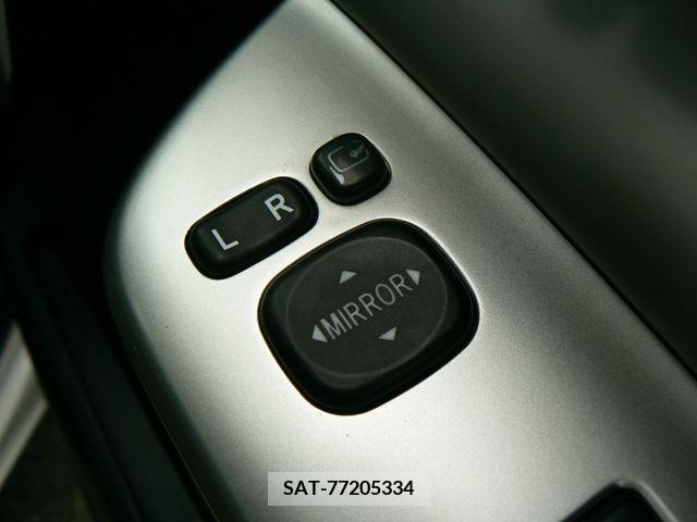 Toyota VOXY 2011-01 288989-16