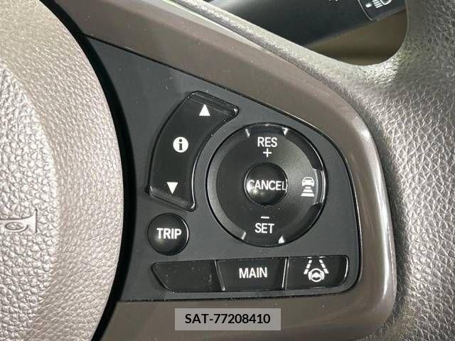 Honda N BOX 2018-04 215127-4