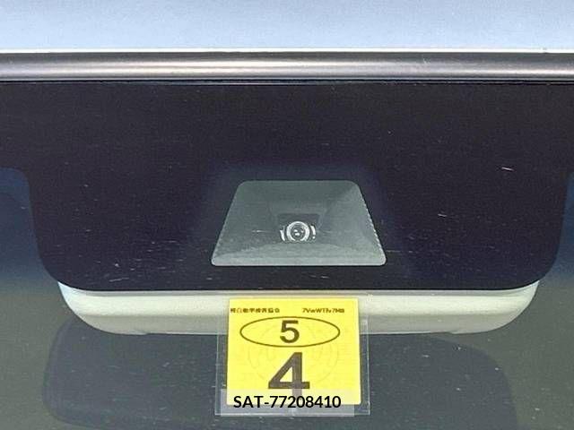 Honda N BOX 2018-04 215127-2