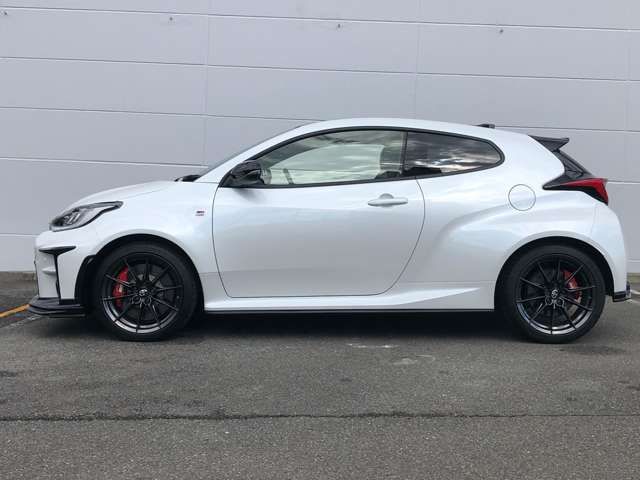 Toyota YARIS 2021-03 180873-8