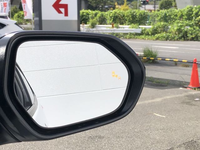 Toyota YARIS 2021-03 180873-25