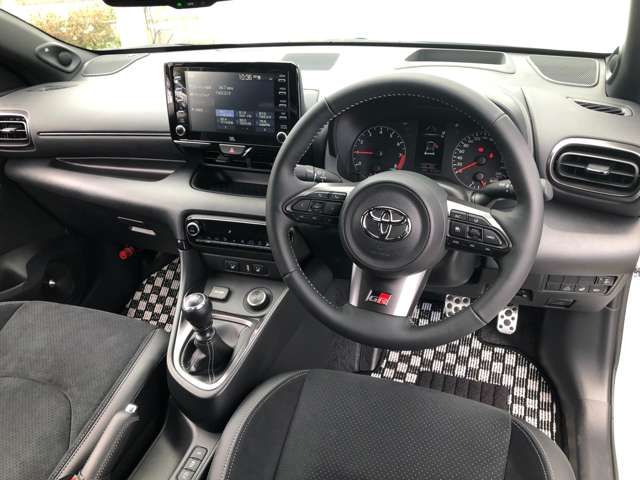 Toyota YARIS 2021-03 180873-1