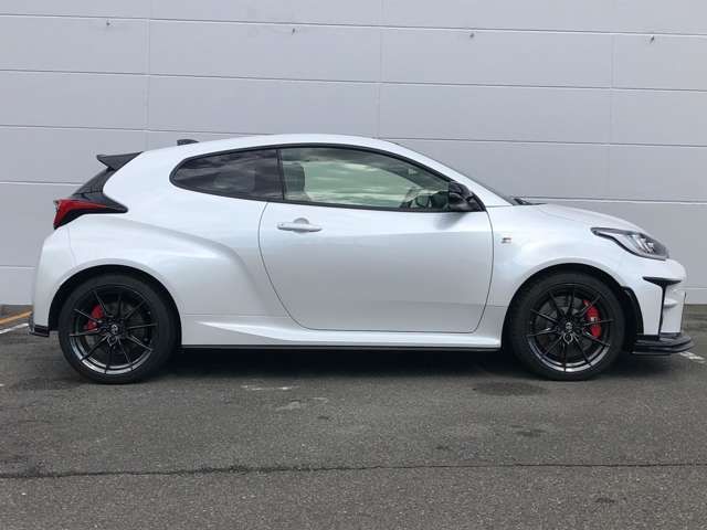 Toyota YARIS 2021-03 180873-7