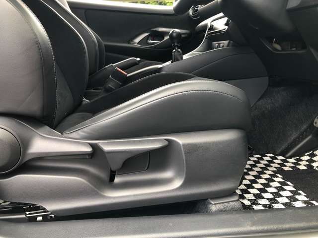 Toyota YARIS 2021-03 180873-17
