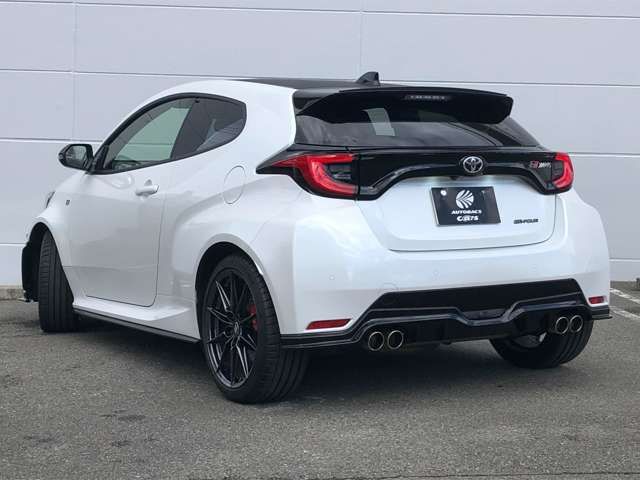 Toyota YARIS 2021-03 180873-6