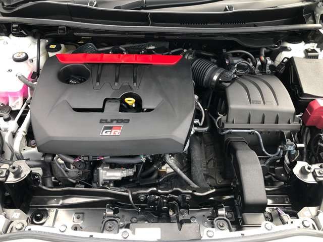 Toyota YARIS 2021-03 180873-9