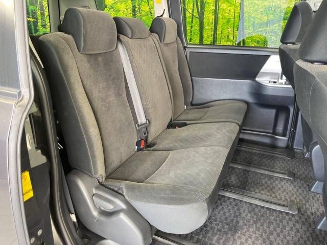 Toyota NOAH 2012-03 182360-9