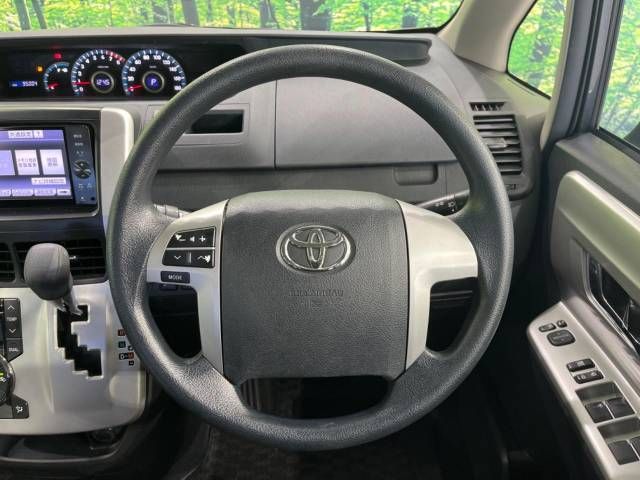 Toyota NOAH 2012-03 182360-11