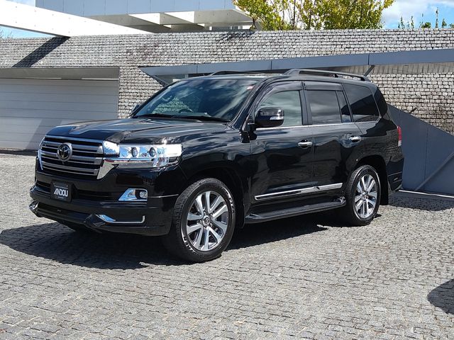 Toyota LAND CRUISER 2020-07 23122-1