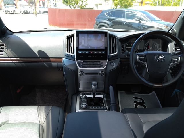 Toyota LAND CRUISER 2020-07 23122-8