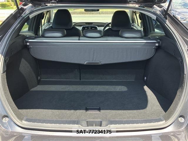 Toyota PRIUS 2019-02 366598-14