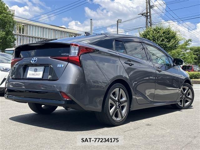 Toyota PRIUS 2019-02 366598-2