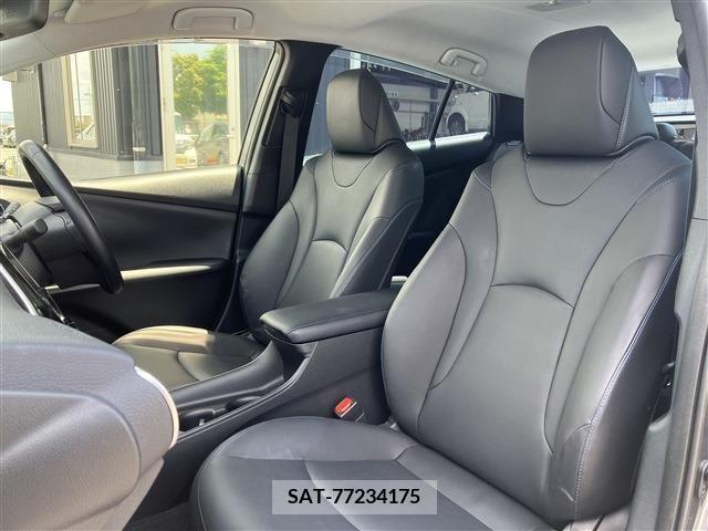 Toyota PRIUS 2019-02 366598-11