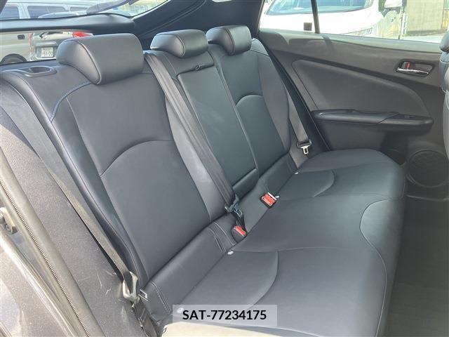 Toyota PRIUS 2019-02 366598-10