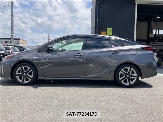 Toyota PRIUS 2019-02 366598-6