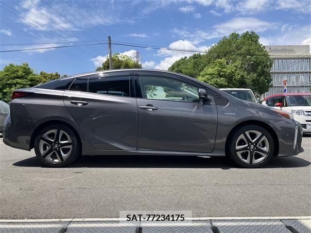 Toyota PRIUS 2019-02 366598-5