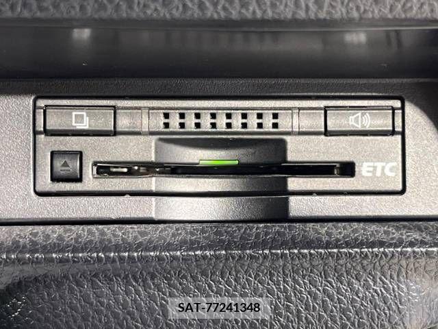 Toyota NOAH 2016-04 321474-7