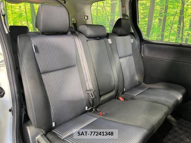 Toyota NOAH 2016-04 321474-9