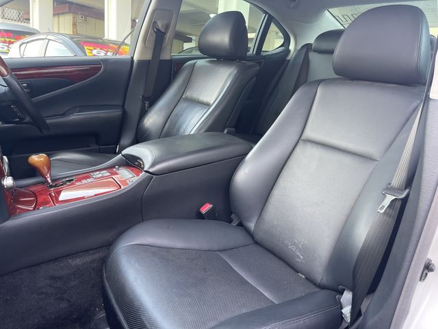 Lexus LS 2011-09 10587-8