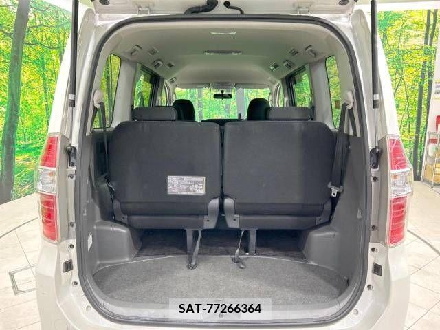 Toyota NOAH 2009-01 279543-11