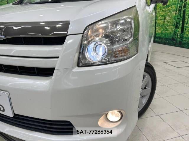 Toyota NOAH 2009-01 279543-12