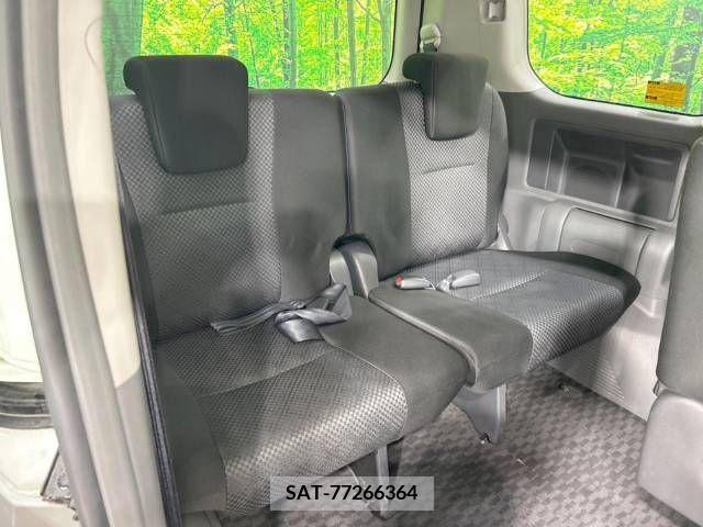 Toyota NOAH 2009-01 279543-10