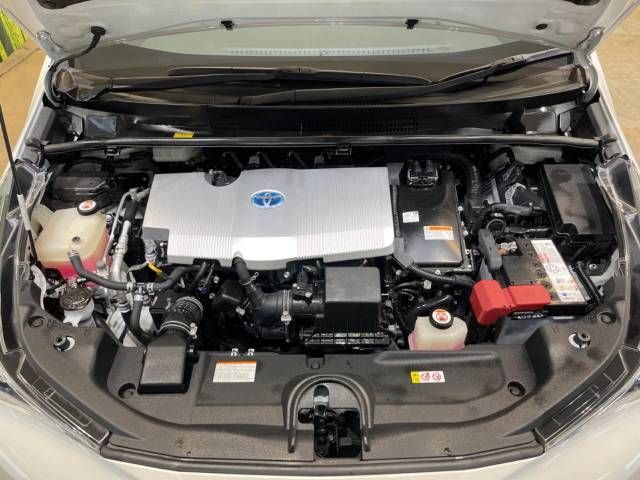Toyota PRIUS 2018-08 181614-18