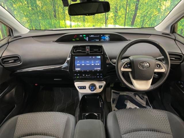Toyota PRIUS 2018-08 181614-1