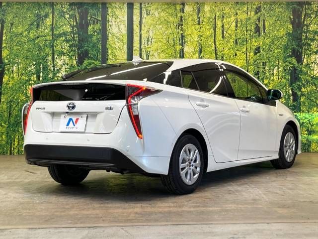 Toyota PRIUS 2018-08 181614-17