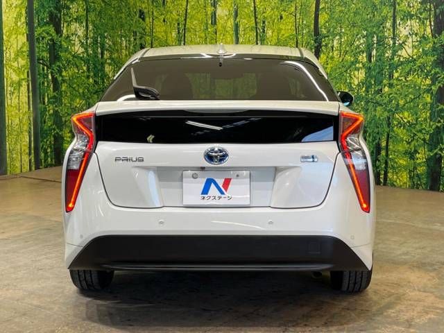 Toyota PRIUS 2018-08 181614-15