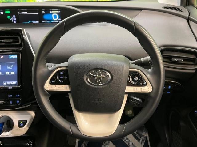 Toyota PRIUS 2018-08 181614-11