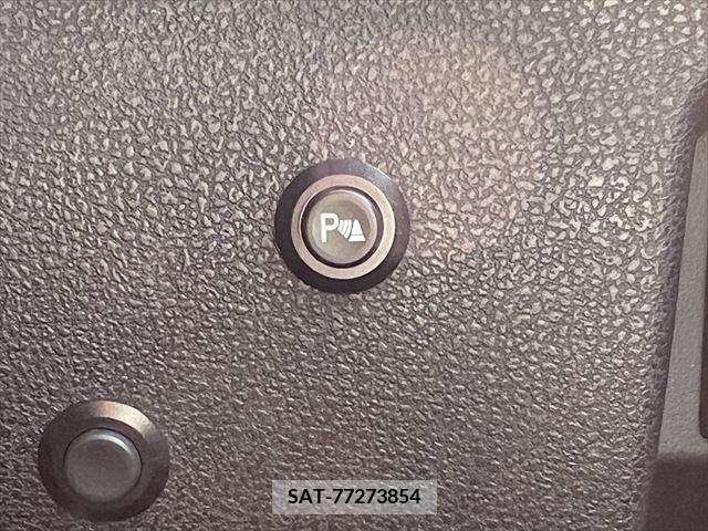 Nissan JUKE 2011-09 320443-4