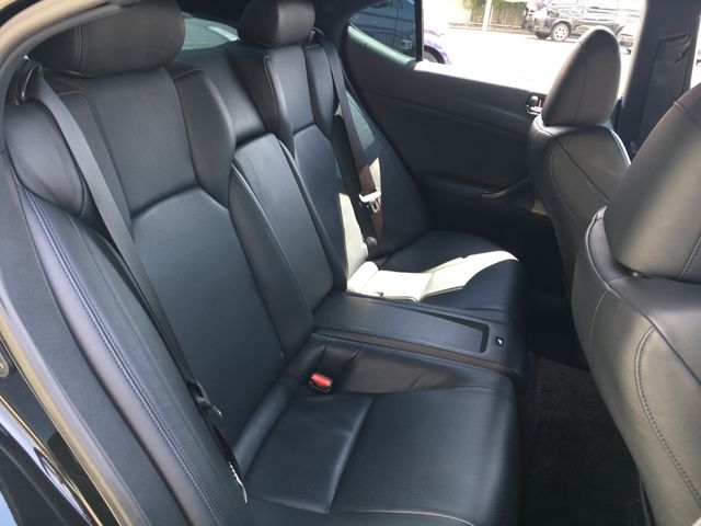 Lexus IS F 2010-03 10814-9