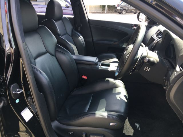 Lexus IS F 2010-03 10814-8