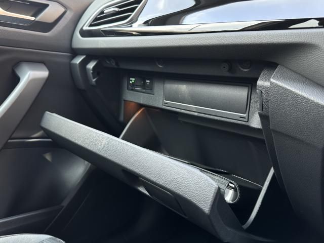 VolksWagen T-ROC 2022-10 10901-29