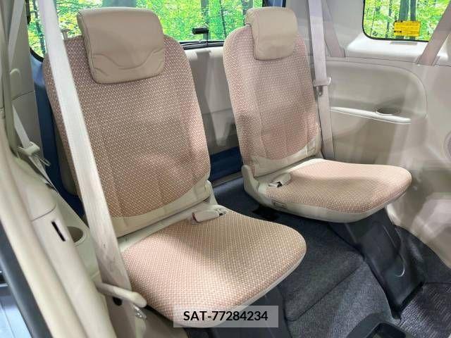 Toyota SIENTA 2011-06 250922-10