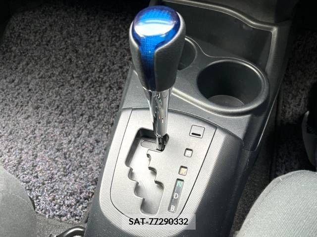 Toyota AQUA 2015-03 260901-8