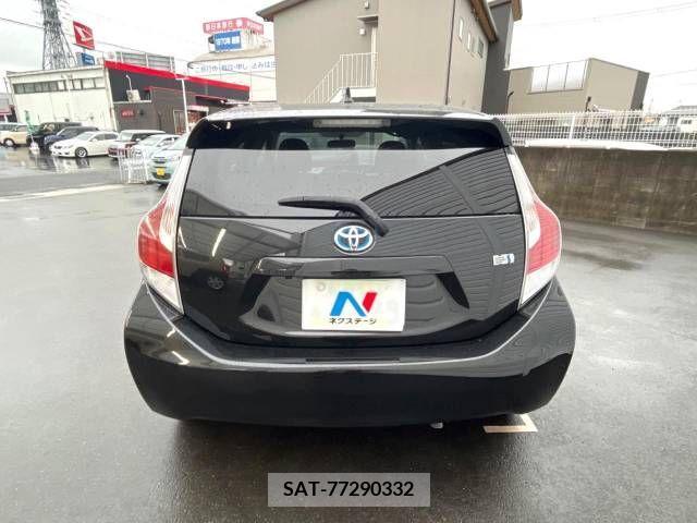 Toyota AQUA 2015-03 260901-16