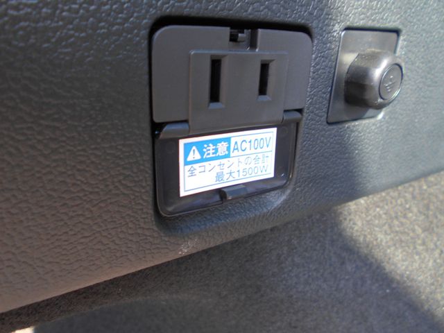 Toyota PRIUS PHV 2017-02 184209-17