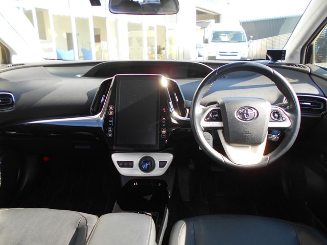 Toyota PRIUS PHV 2017-02 184209-19