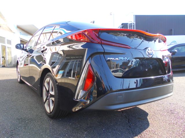 Toyota PRIUS PHV 2017-02 184209-2