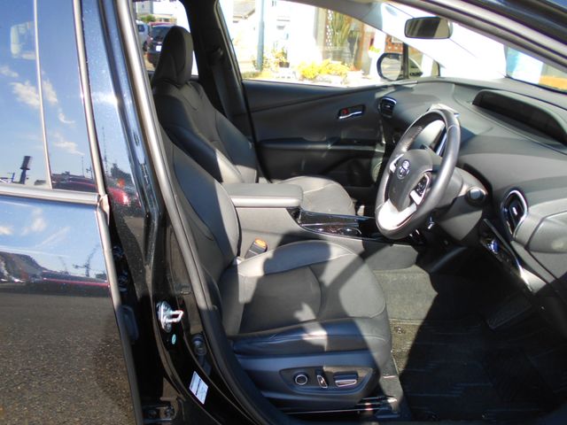 Toyota PRIUS PHV 2017-02 184209-10