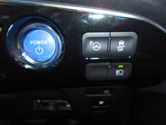 Toyota PRIUS PHV 2017-02 184209-25