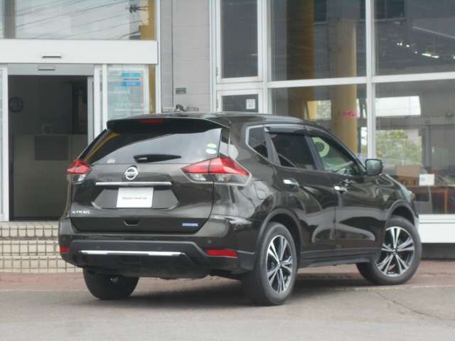 Nissan X-TRAIL 2018-09 7780-1